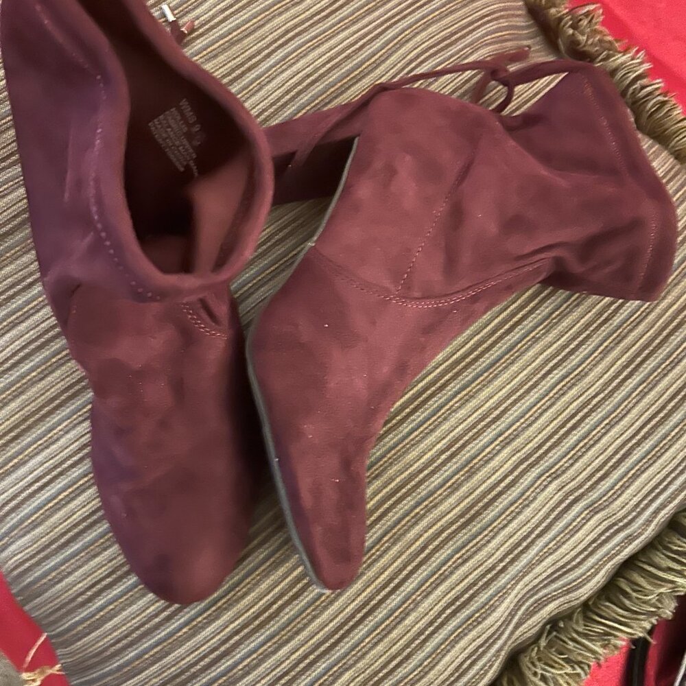 Beautiful Booties - Picture 5 of 7